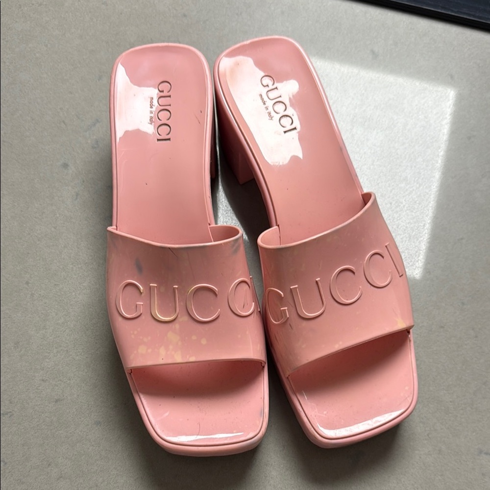 Gucci Women's Pink Slide Sandals
